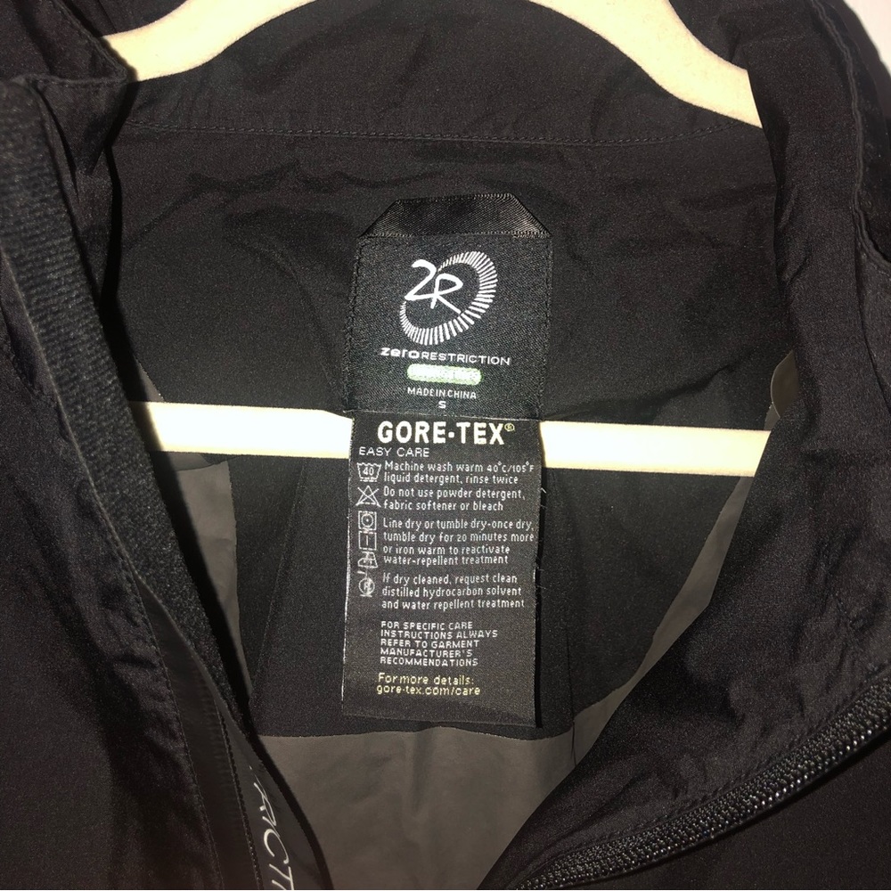 Zero Restriction Rain Jacket - image 2